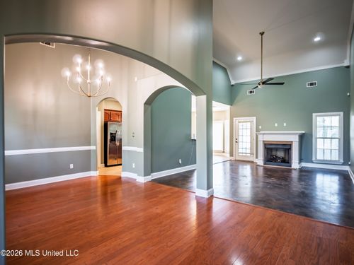 109 Cambridge Cv, Batesville, MS, 38606-3033 | Card Image