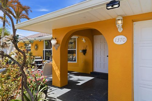 1370 Se Navajo Ln, Port St. Lucie, FL, 34983-3128 | Card Image