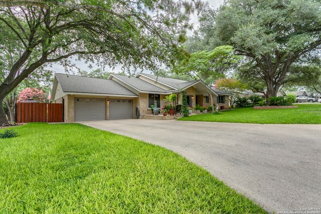 6003 Wildwind Dr, House other with 5 bedrooms, 3 bathrooms and null parking in Windcrest TX | Image 5