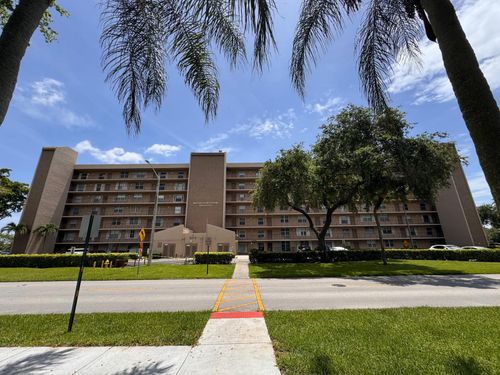605-4570 Nw 18th Ave, Deerfield Beach, FL, 33064-1072 | Card Image