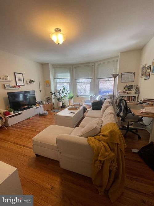 apt-2f-129 S 18th St, Philadelphia, PA, 19103-5242 | Card Image