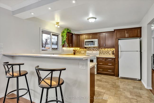 686 Corrigan Cres, House other with 4 bedrooms, 2 bathrooms and 4 parking in Peterborough ON | Image 6