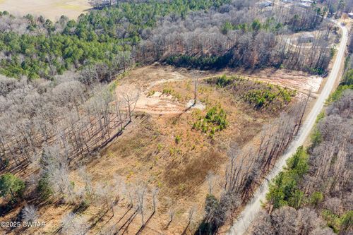 709 Broadway Rd N, Lexington, TN, 38351-6271 | Card Image