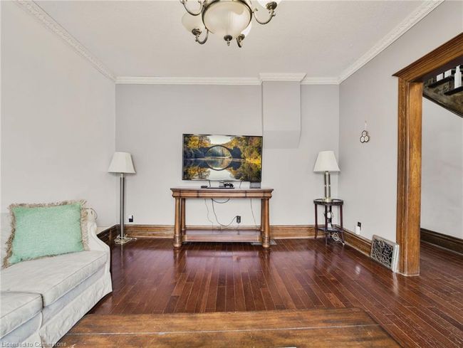 1225 Queenston Rd, House other with 5 bedrooms, 2 bathrooms and 6 parking in Cambridge ON | Image 11