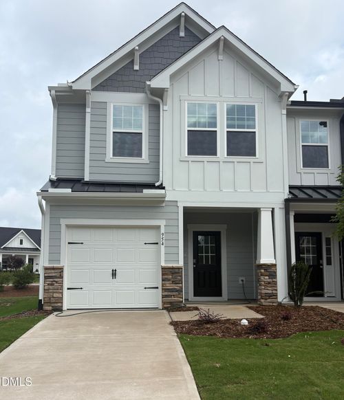 954 Kensley Grove Ln, Fuquay Varina, NC, 27526-3668 | Card Image