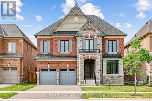 56 Klees Cres, Aurora, ON, L4G3W8 | Card Image