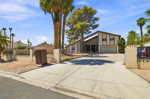 3075 Rosanna Street, Las Vegas, NV, 89117 | Card Image