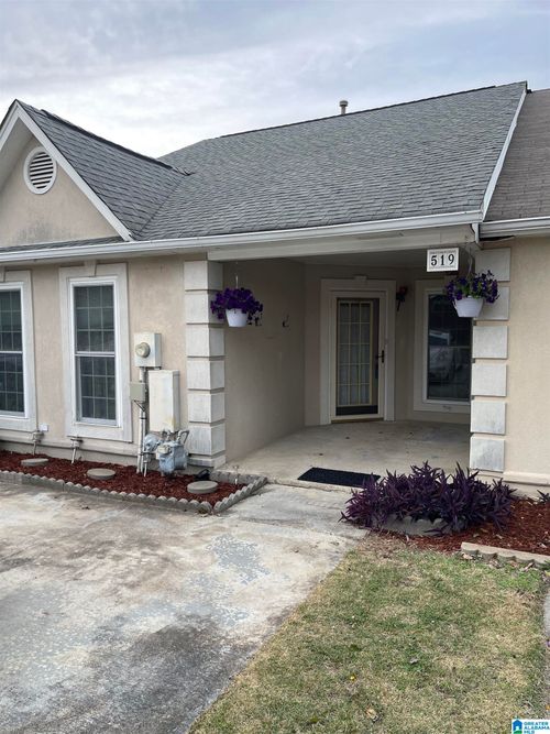 519 Canyon Park Dr, Pelham, AL, 35124-4802 | Card Image