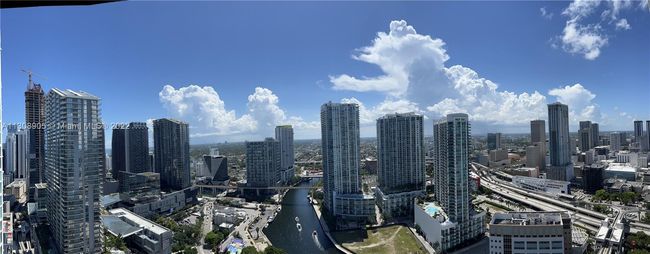 APT-3921 - 31 Se 5 Th St, Condo with 3 bedrooms, 3 bathrooms and null parking in Miami FL | Image 4