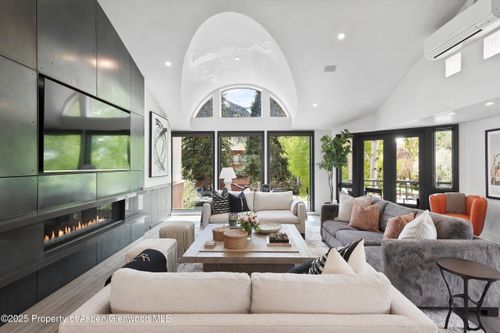 1-120 S Spring St, Aspen, CO, 81611-2004 | Card Image