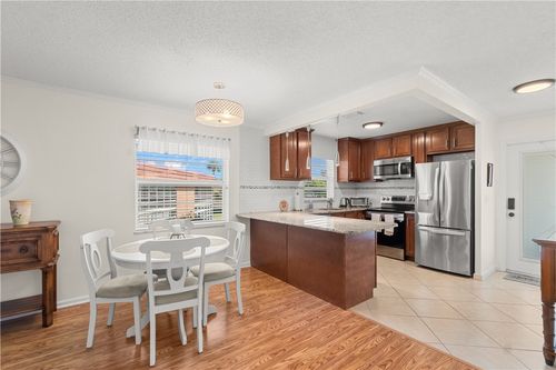 201-16 Vista Palm Ln, VERO BEACH, FL, 32962-0816 | Card Image