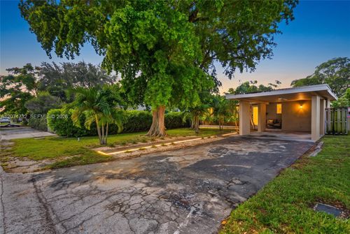 2904 Van Buren St, Hollywood, FL, 33020-4212 | Card Image