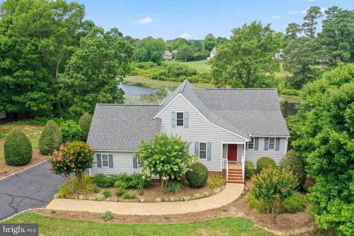 648 Middle Gate, IRVINGTON, VA, 22480-2417 | Card Image