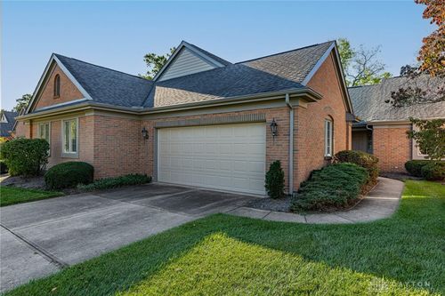 2592 Vienna Estates Dr, Dayton, OH, 45459-1382 | Card Image