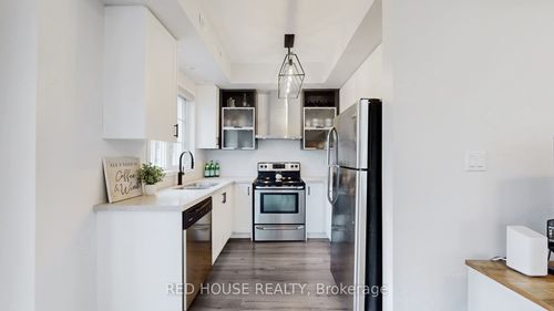 e08-26 Bruce St, Woodbridge, ON, L4L0H4 | Card Image