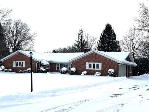 108 Okinawa Dr, New Castle, PA, 16105-1629 | Card Image