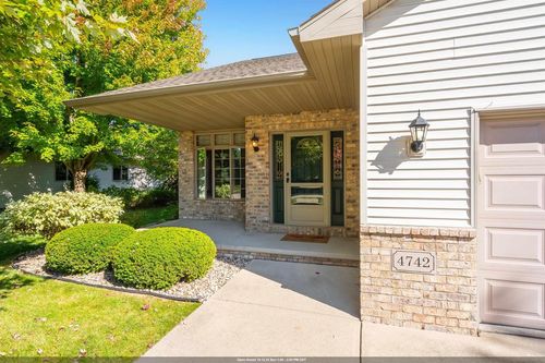 4742 N Providence Avenue, APPLETON, WI, 54913 | Card Image