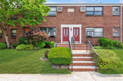 1-17-01 Utopia Pkwy, Whitestone, NY, 11357-3319 | Card Image