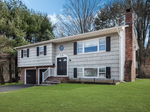 7 Poplar Rd, Garnerville, NY, 10923-1942 | Card Image