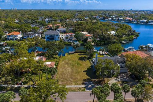5024 S The Riviera St, TAMPA, FL, 33609-3613 | Card Image