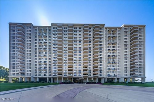 apt-901-1 Bratenahl Pl, Bratenahl, OH, 44108-1154 | Card Image