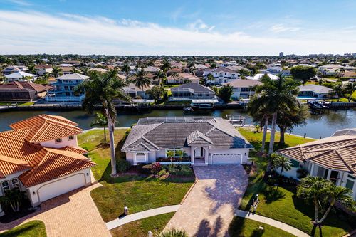 196 Richmond Ct, MARCO ISLAND, FL, 34145-5110 | Card Image