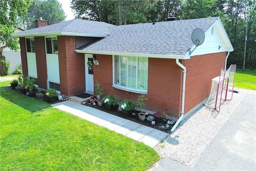 255 Ferguson St, Massey, ON, P0P1P0 | Card Image