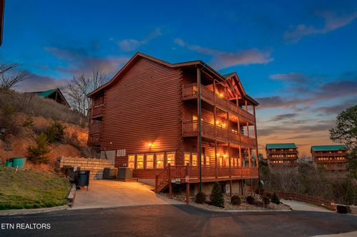 2517 Laurel Point Way, Sevierville, TN, 37862-5475 | Card Image