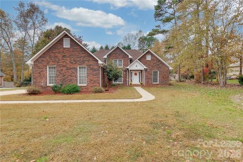 136 Trollingwood Ln, Mooresville, NC, 28117-8894 | Card Image