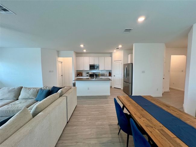 9138 Honey Mesquite, House other with 3 bedrooms, 2 bathrooms and 4 parking in Seguin TX | Image 7