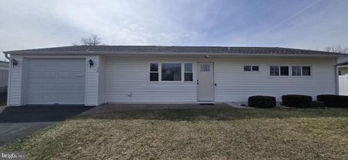 35 Beechtree Rd, LEVITTOWN, PA, 19057-3011 | Card Image