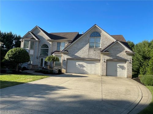 19956 Colleen Court, Strongsville, OH, 44149 | Card Image