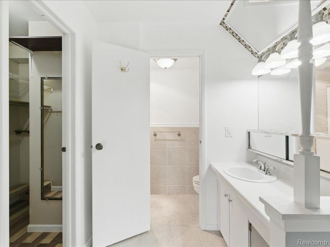 15-810 Holland Ave Unit 5 (15).jpg | Image 8