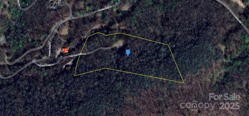 4 Falcons Peak Ln, Whittier, NC, 28789-7759 | Card Image