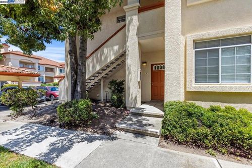 apt-d-7054 Dublin Meadows St, Dublin, CA, 94568-3868 | Card Image