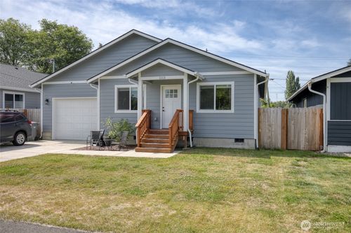 1113 W Schley St, Aberdeen, WA, 98520-8031 | Card Image