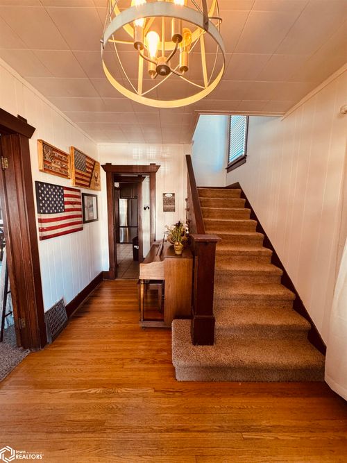 1010 W Montgomery St, Creston, IA, 50801-2016 | Card Image