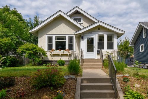 3532 36th Ave S, Minneapolis, MN, 55406-2752 | Card Image