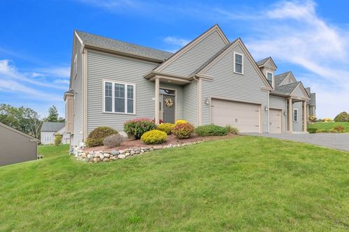 3-3 Iron Horse Hl, Southwick, MA, 01077-2400 | Card Image