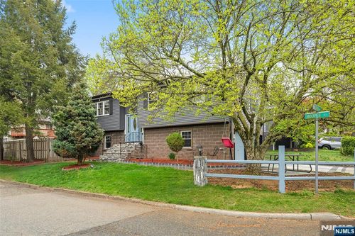 84 Westwood Blvd, Westwood, NJ, 07675-2508 | Card Image