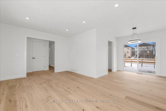 97 King St E, House other with 5 bedrooms, 2 bathrooms and 3 parking in Haldimand ON | Image 6