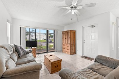 D1 - 3664 Alder Drive, Condo with 2 bedrooms, 2 bathrooms and null parking in West Palm Beach FL | Image 3