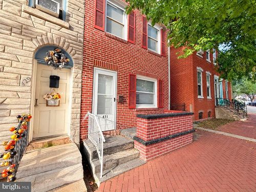 431 Pine St, READING, PA, 19602-2348 | Card Image
