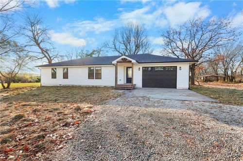30710 Lookout Rd, Paola, KS, 66071-4016 | Card Image