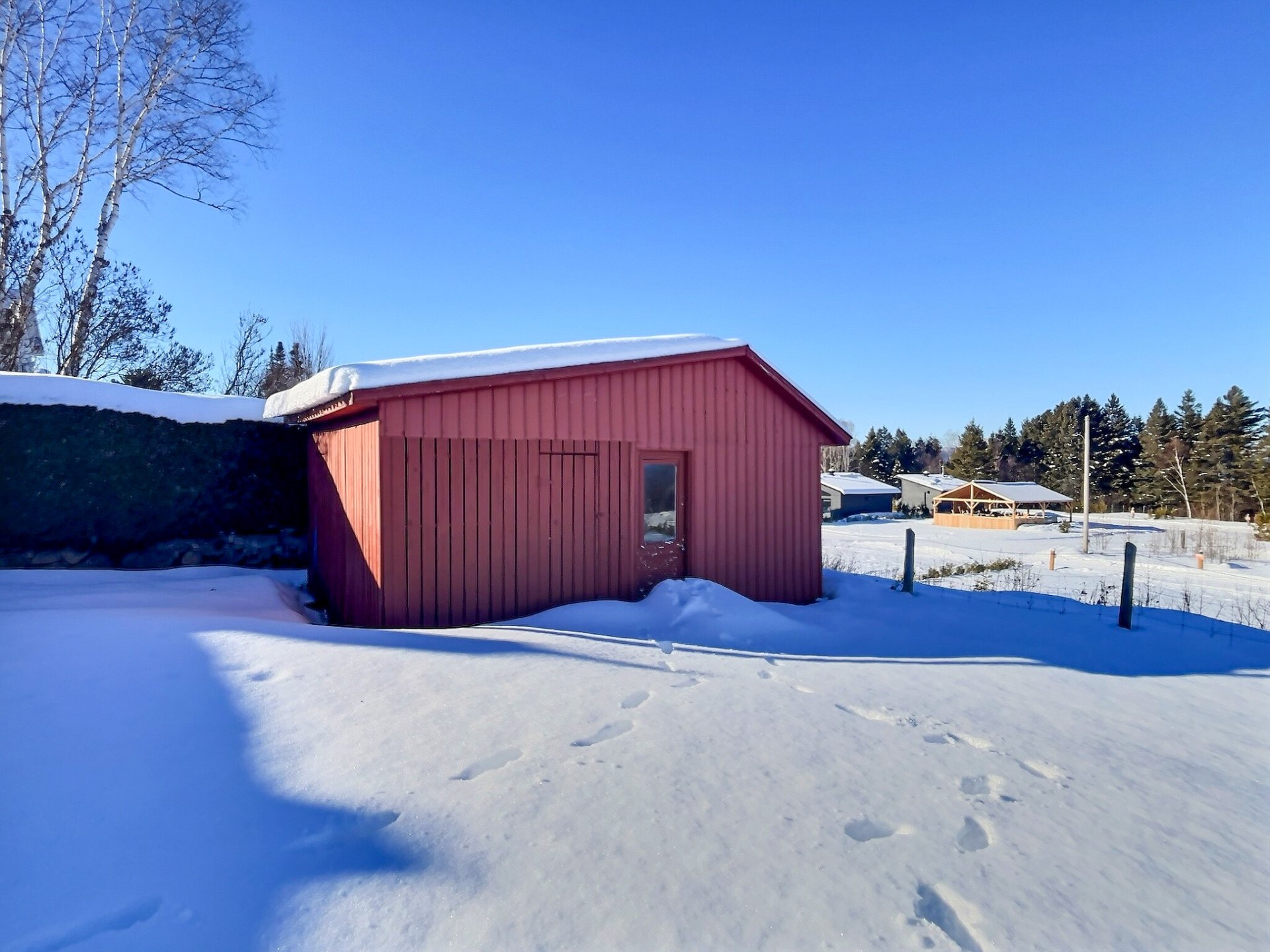Residential in Notre-Dame-des-Monts 2
