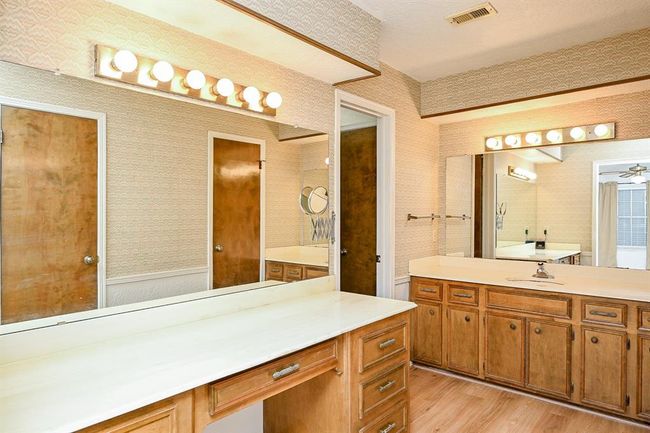 Primary Bathroom | Image 28