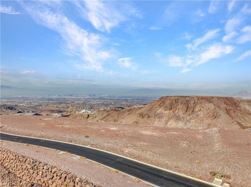 42 Cloudrock Court, Henderson, NV, 89012 | Card Image