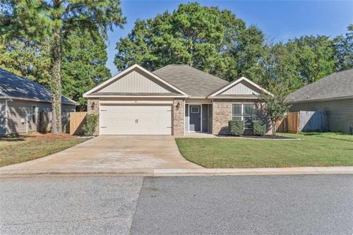 102 Hughes Dr, Warner Robins, GA, 31093-7352 | Card Image