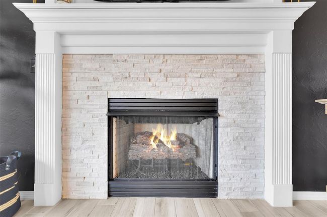 Gas or Wood Fireplace | Image 8