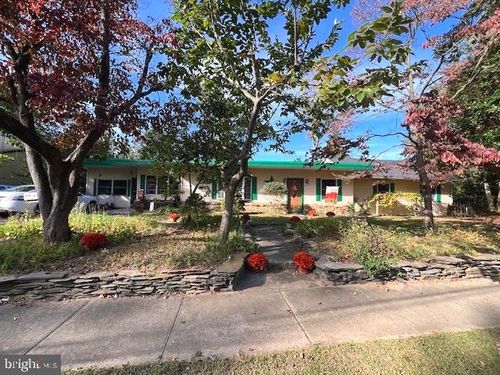 18 Monroe Dr, Hamilton, NJ, 08619-4323 | Card Image